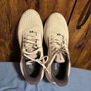 Brooks Women’s Anthem 6 Neutral Running Shoe